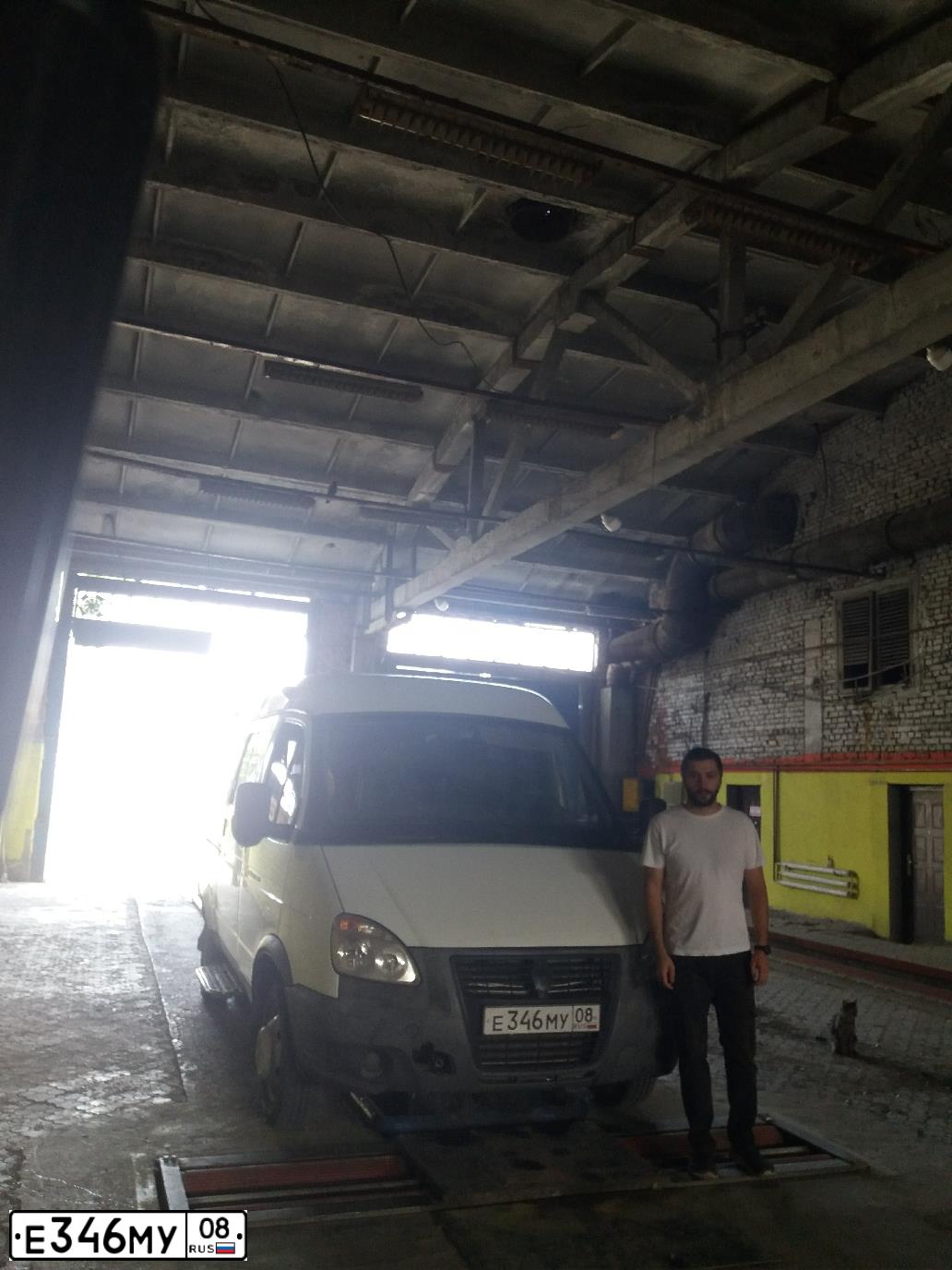 Фото автомобиля GAZ 3221 GAZEL, 2014 — госномер Е346МУ08. Цвет: Белый