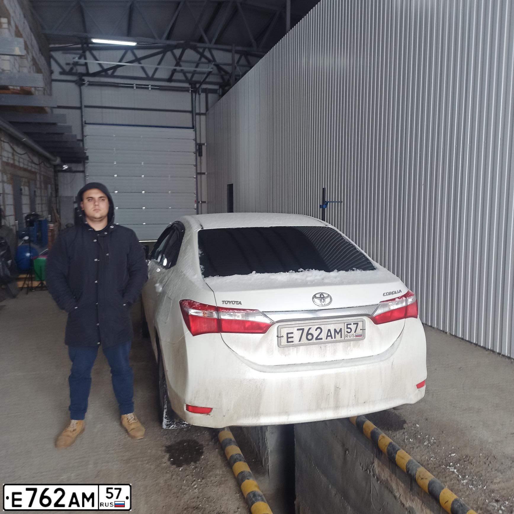 Фото автомобиля TOYOTA COROLLA, 2013 — госномер Н557РВ68. Цвет: Белый