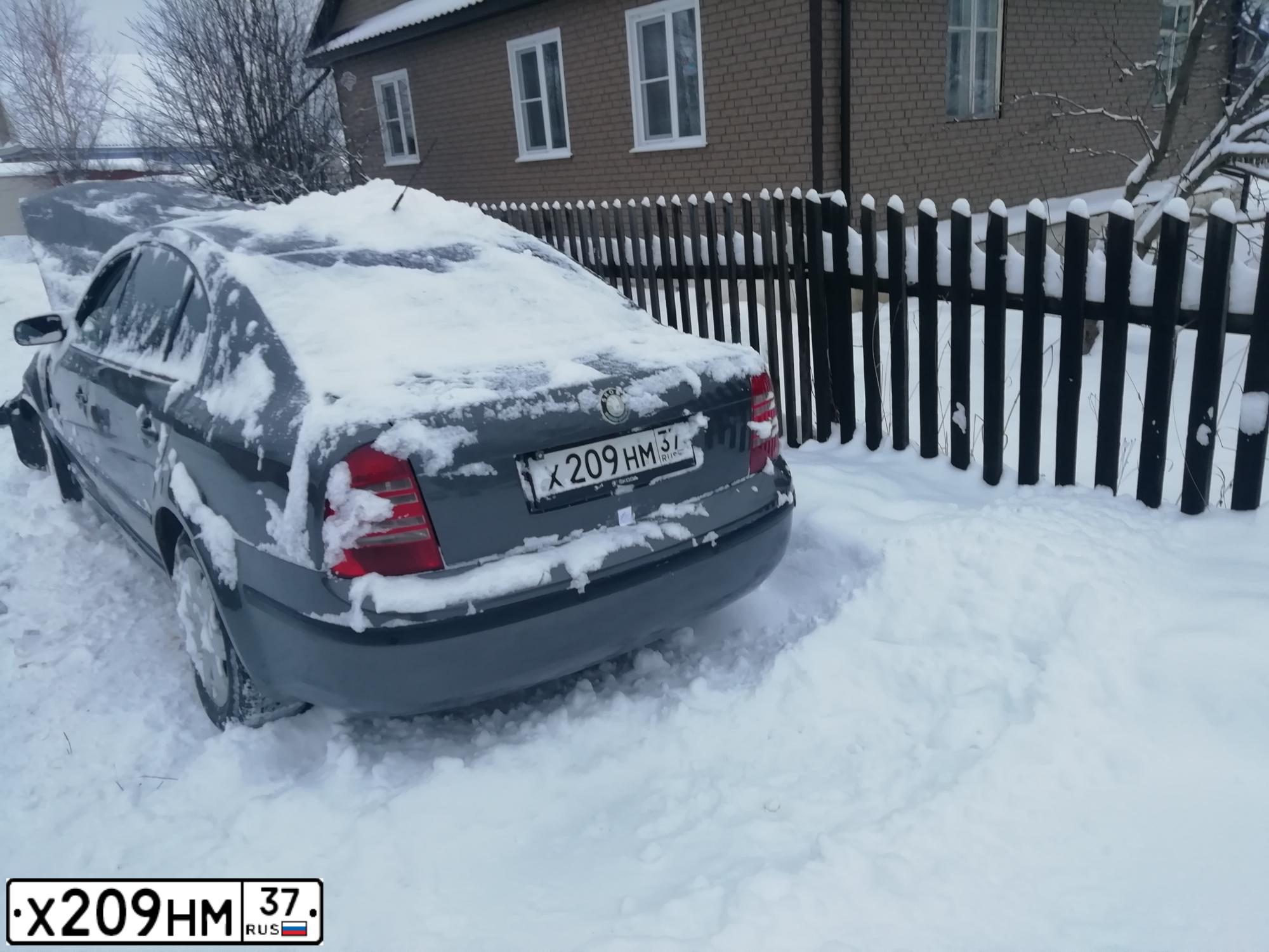 Фото автомобиля SKODA SUPERB, 2002 — госномер Х209НМ37. Цвет: ТЕМНО-СЕРЫЙ