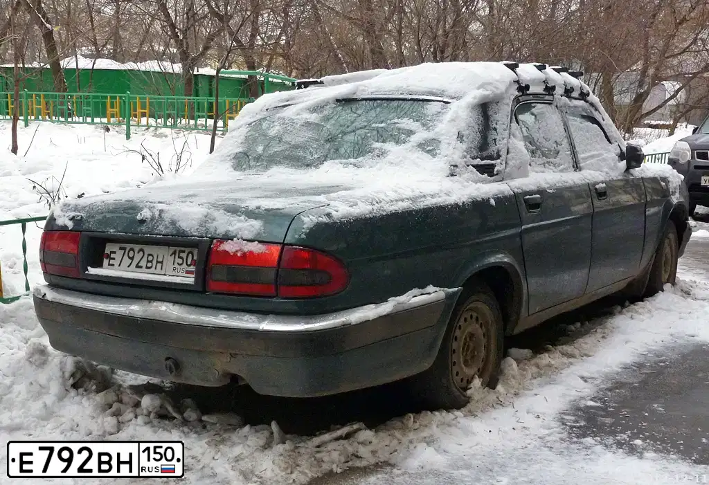 Фото автомобиля GAZ 3110, 2005 — госномер М732КВ977. Цвет: ЗЕЛЕНЫЙ