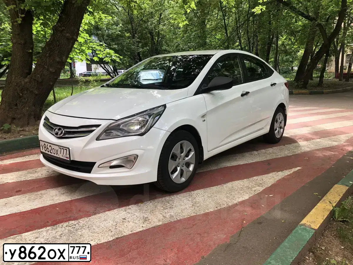 Фото автомобиля HYUNDAI SOLARIS, 2015 — госномер К982ТА60. Цвет: Белый