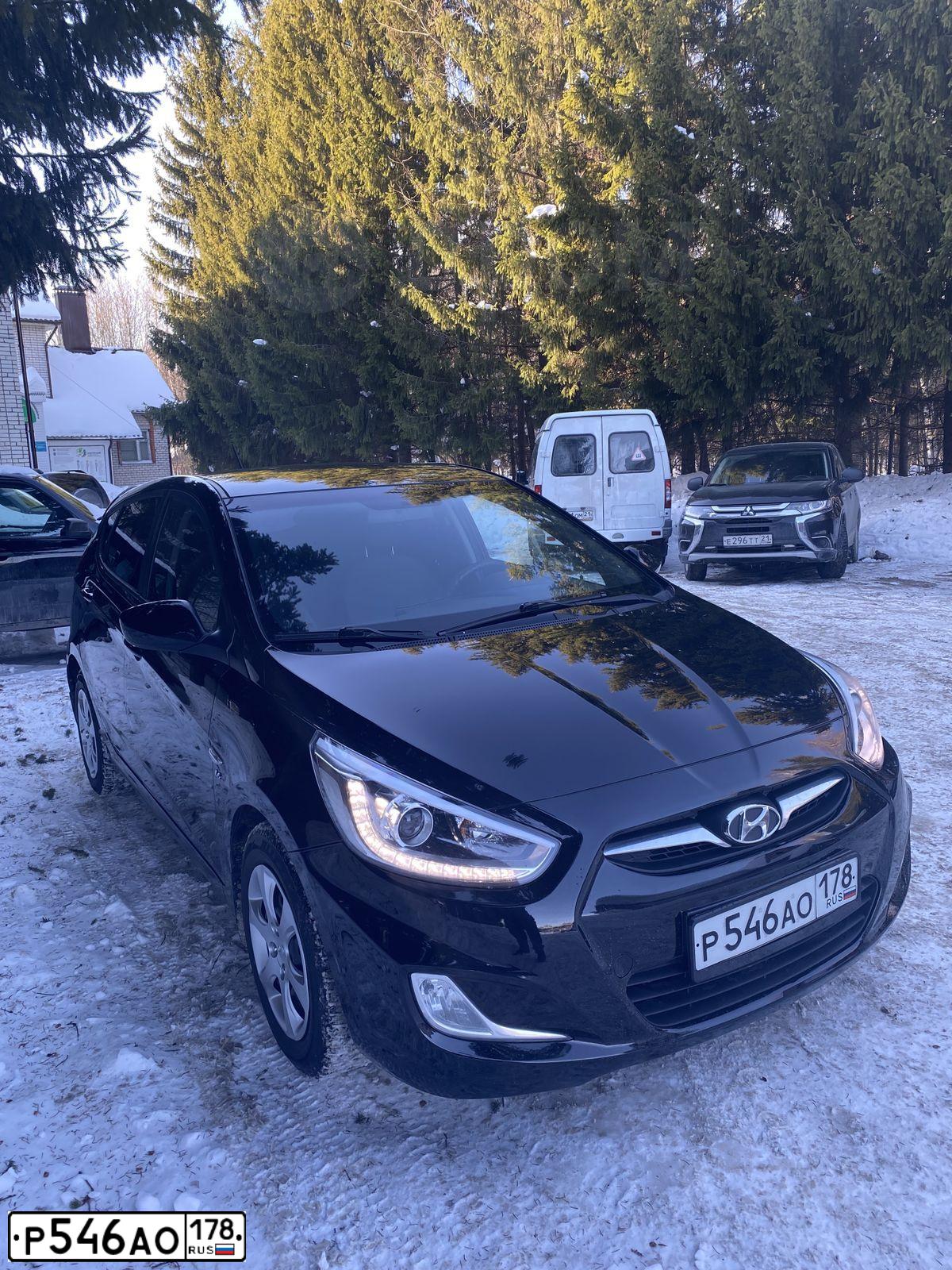 Фото автомобиля HYUNDAI SOLARIS, 2013 — госномер М532ХА21. Цвет: ЧЕРНЫЙ