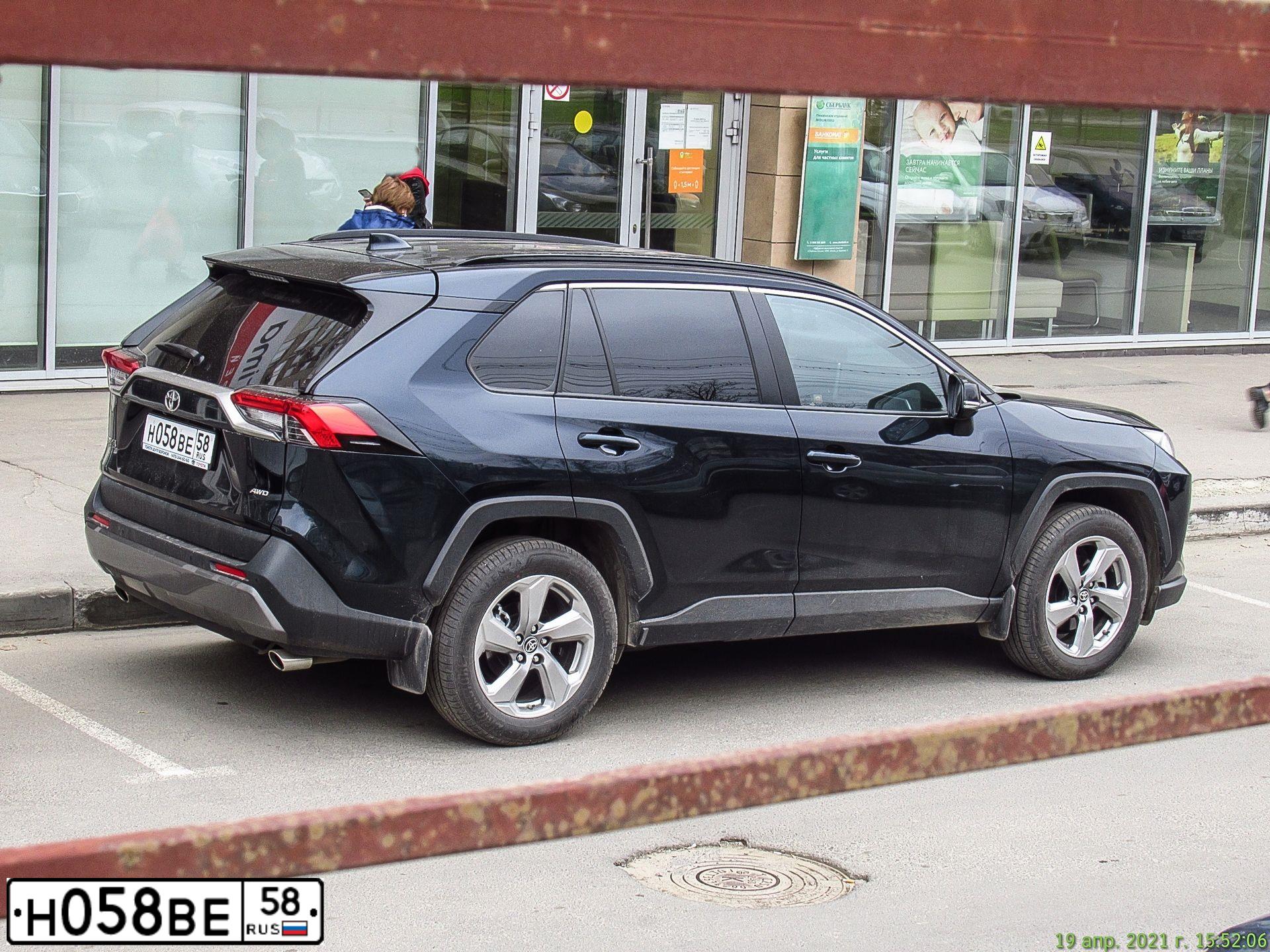 Фото автомобиля TOYOTA RAV4, 2019 — госномер Н058ВЕ58. Цвет: синий