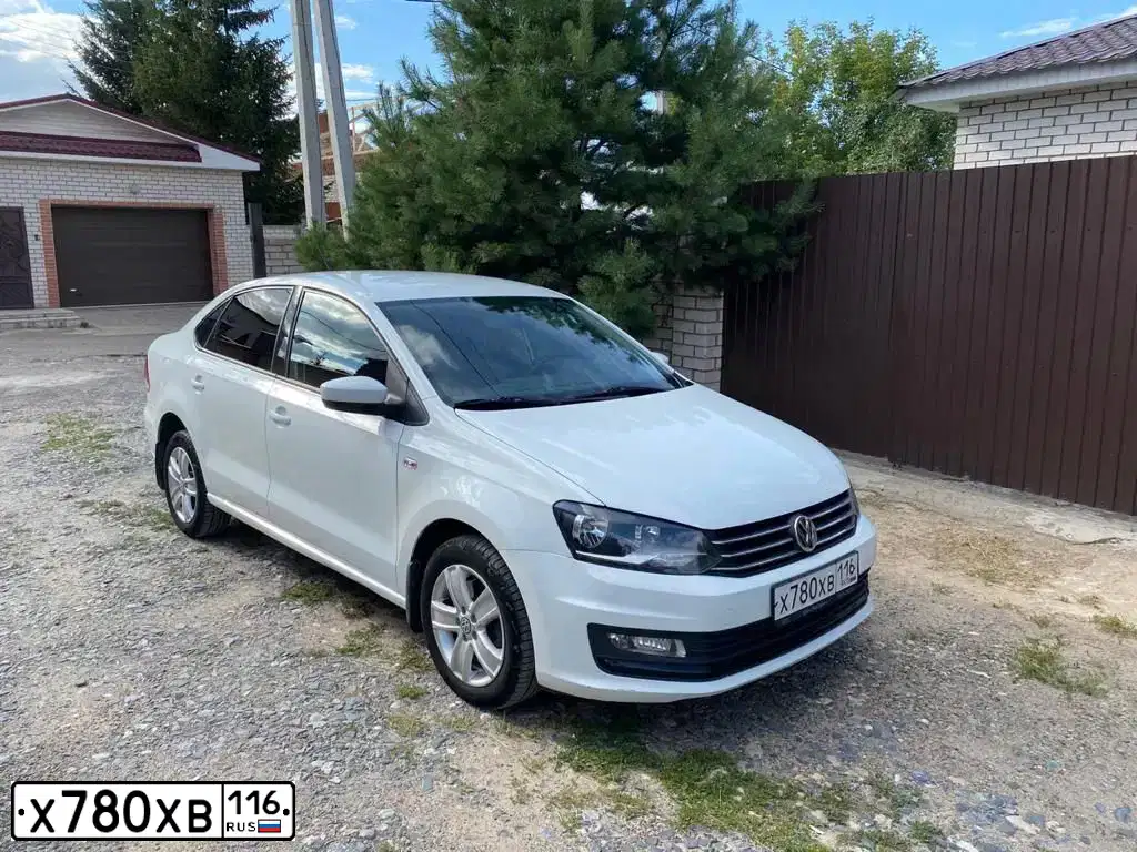Фото автомобиля VOLKSWAGEN POLO, 2016 — госномер Х780ХВ116. Цвет: Белый