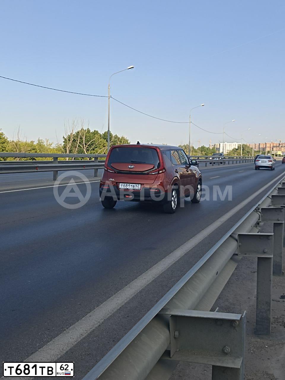 Фото автомобиля KIA SOUL, 2019 — госномер Т681ТВ62. Цвет: КРАСНЫЙ