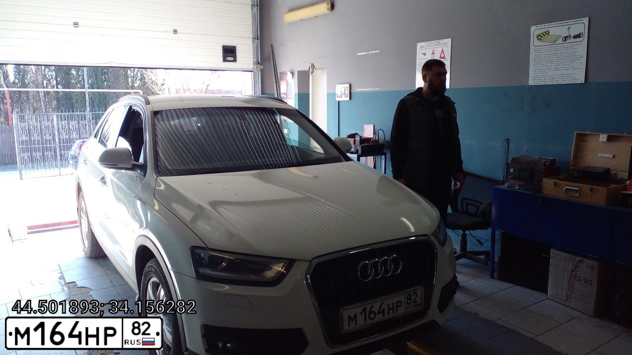 Фото автомобиля AUDI Q3, 2014 — госномер М164НР82. Цвет: Белый