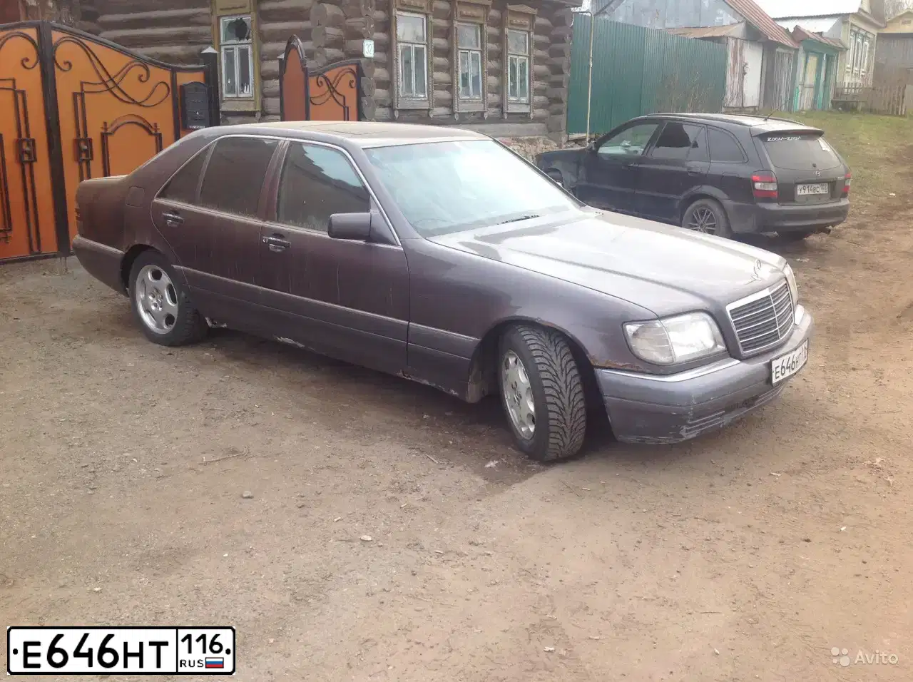 Фото автомобиля MERCEDES S-KLASSE, 1994 — госномер Е646НТ116. Цвет: ФИОЛЕТОВЫЙ