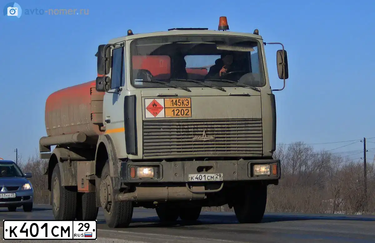 Фото автомобиля MAZ 5337 /4X2/, 2011 — госномер К401СМ29. Цвет: БЕЛЫЙ