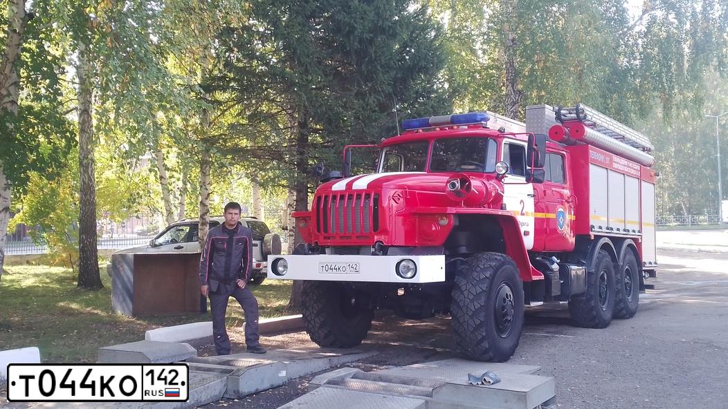 Фото автомобиля URAL 5557 /6X6/, 2019 — госномер Т044КО142. Цвет: гост р 50574-2019