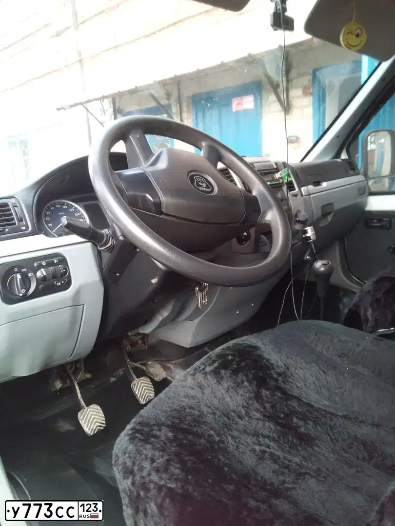 Фото автомобиля GAZ 2752 SOBOL, 2011 — госномер У773СС123. Цвет: Белый