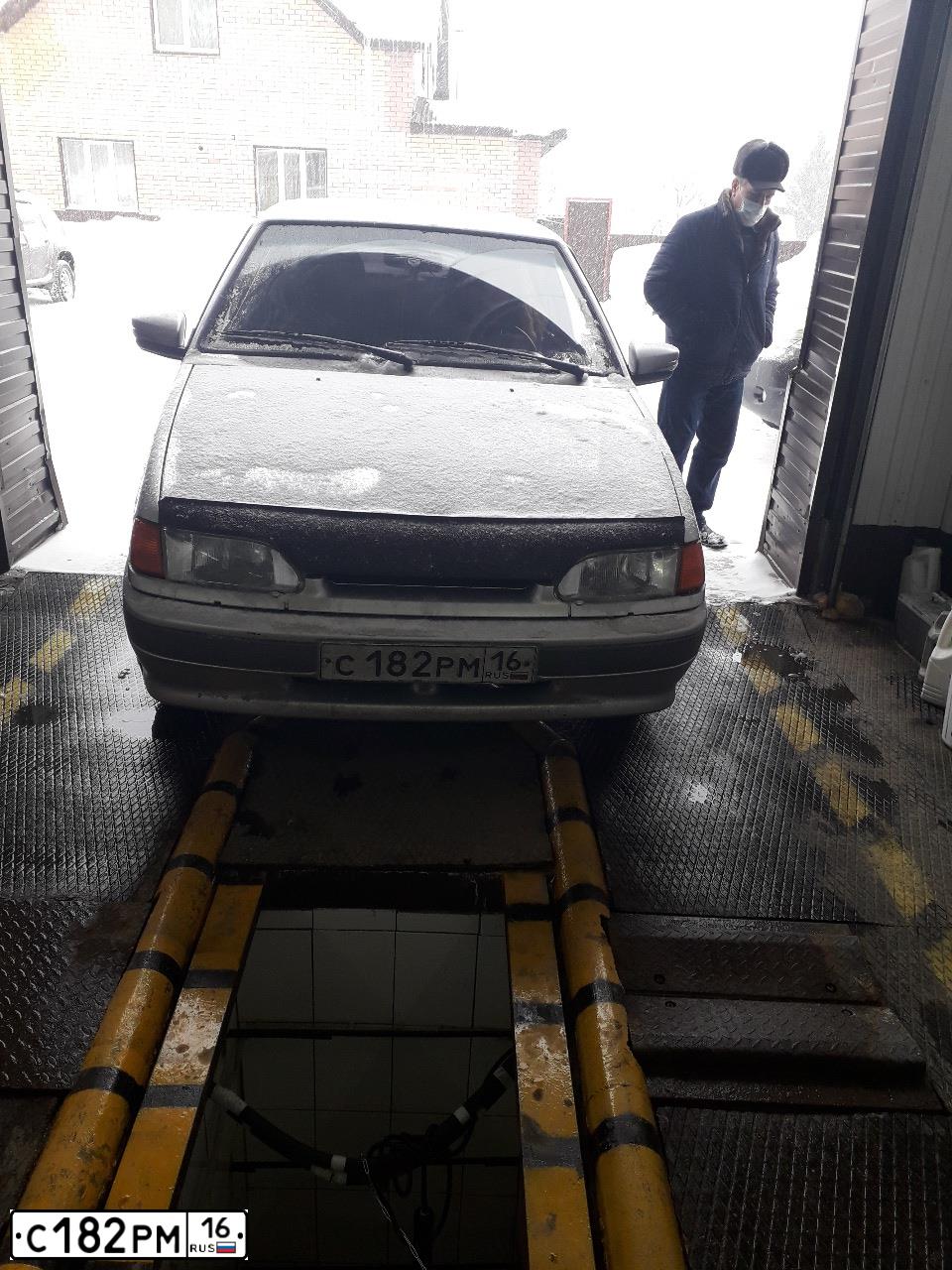 Фото автомобиля LADA 2114 SAMARA, 2003 — госномер О774НА90. Цвет: СЕРЫЙ ЗОЛОТИСТЫЙ