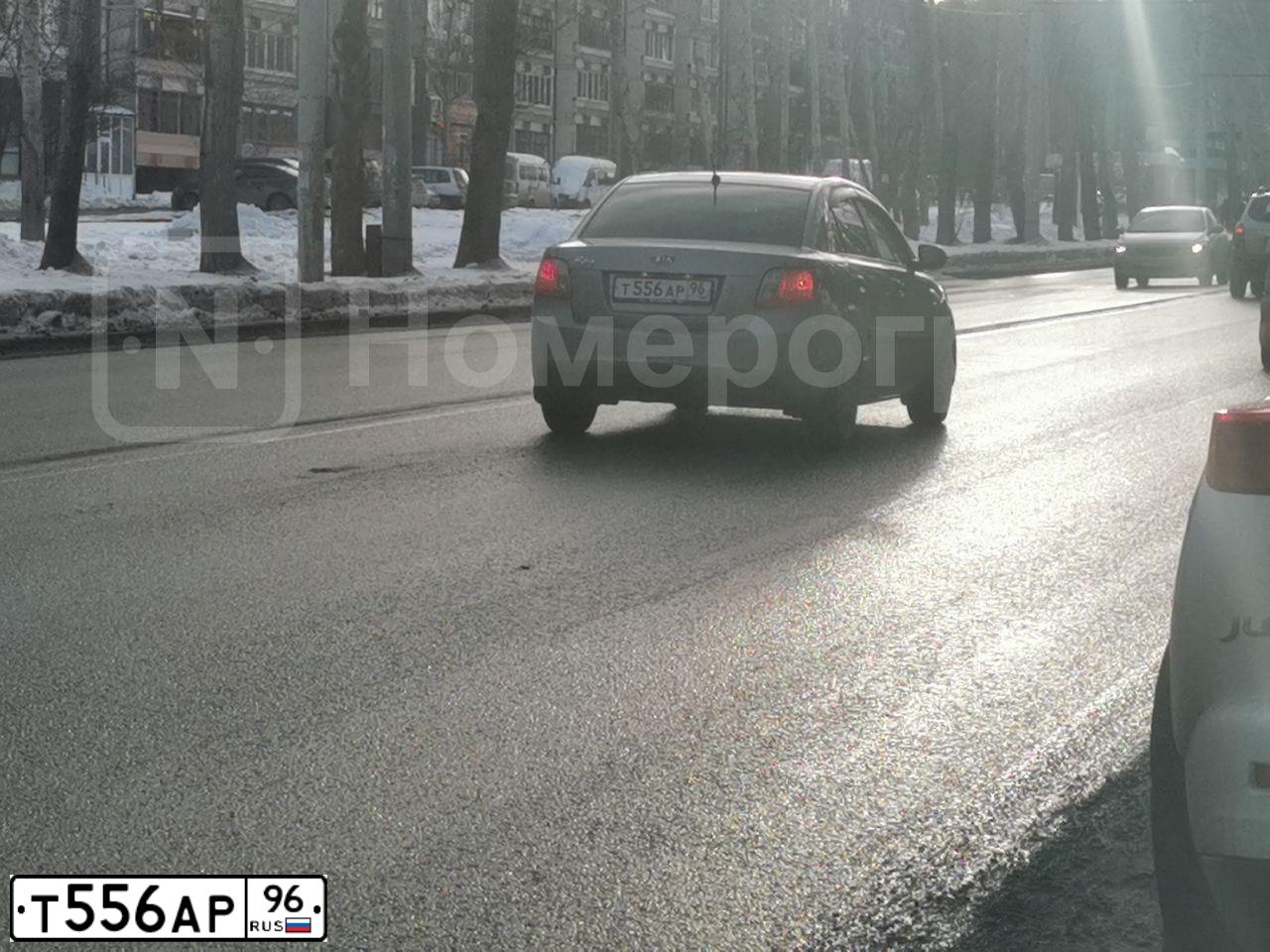 Фото автомобиля KIA КИА DЕ(JВ|РИО), 2011 — госномер Т556АР96. Цвет: СВ.СЕРЫЙ