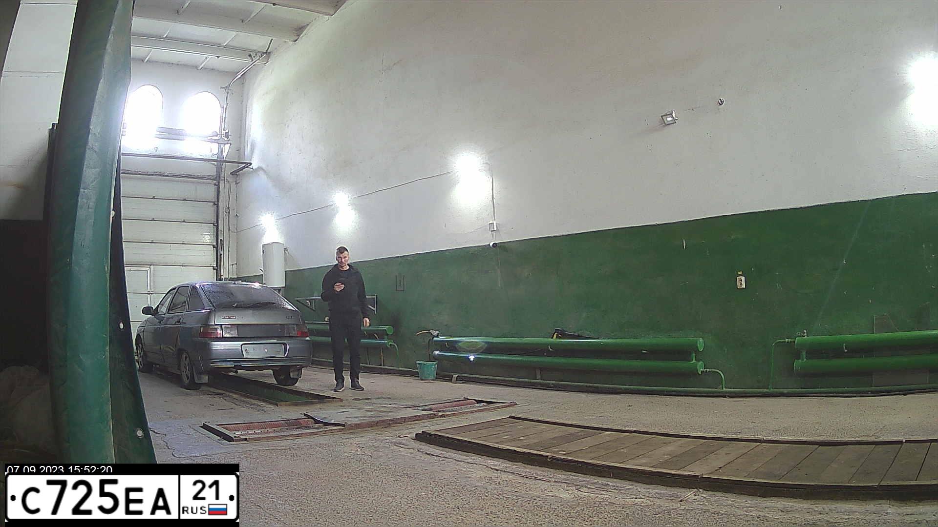Фото автомобиля LADA 2112, 2005 — госномер В694ХМ12. Цвет: СРЕД.СЕРО-ЗЕЛЕН.МЕТ.