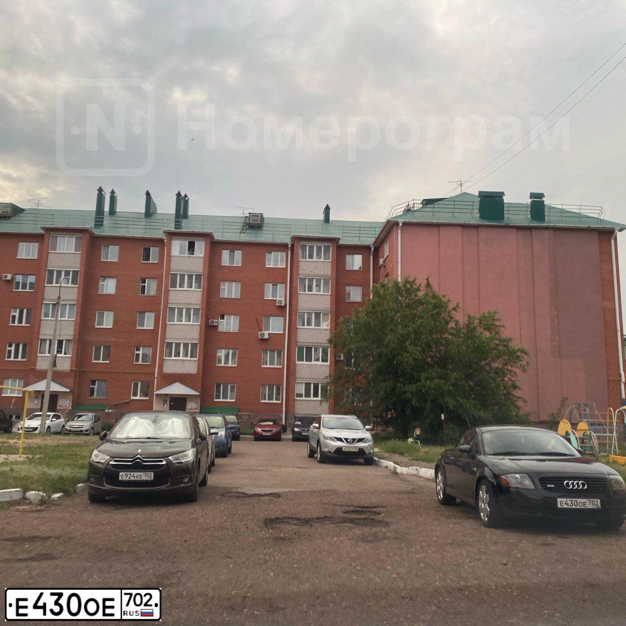 Фото автомобиля AUDI TT, 2000 — госномер В350ЕА102. Цвет: ЧЕРНЫЙ