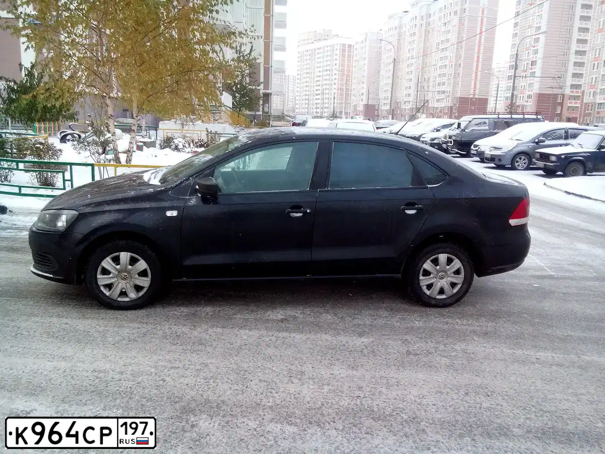Фото автомобиля VOLKSWAGEN POLO, 2012 — госномер С426ЕВ46. Цвет: ЧЕРНЫЙ