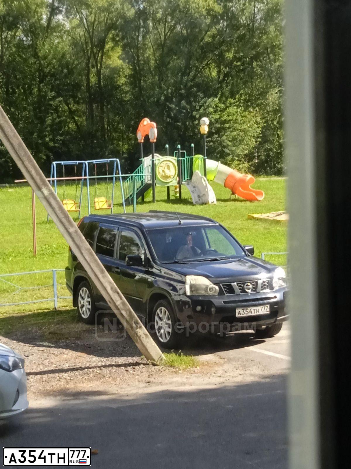 Фото автомобиля NISSAN X-TRAIL, 2008 — госномер Т119ММ199. Цвет: ЧЕРНЫЙ