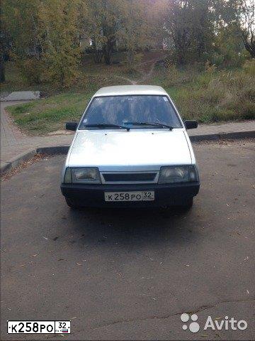 Фото автомобиля ВАЗ 21099, 1998 — госномер К320МС32. Цвет: СЕРЕБРИСТО-БЕЛЫЙ