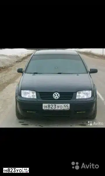 Фото автомобиля VOLKSWAGEN BORA, 2000 — госномер Х475КА37. Цвет: синий