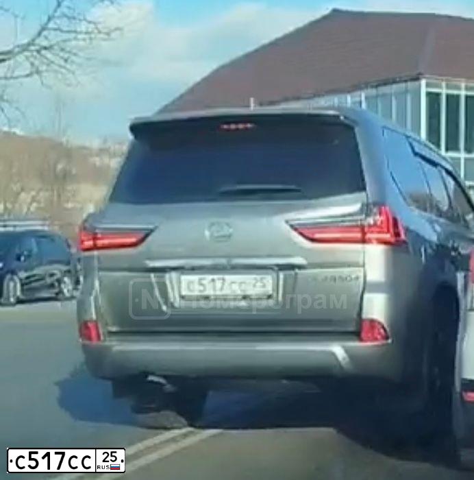 Фото автомобиля MERCEDES GL-KLASSE, 2013 — госномер В444ВВ25. Цвет: Белый