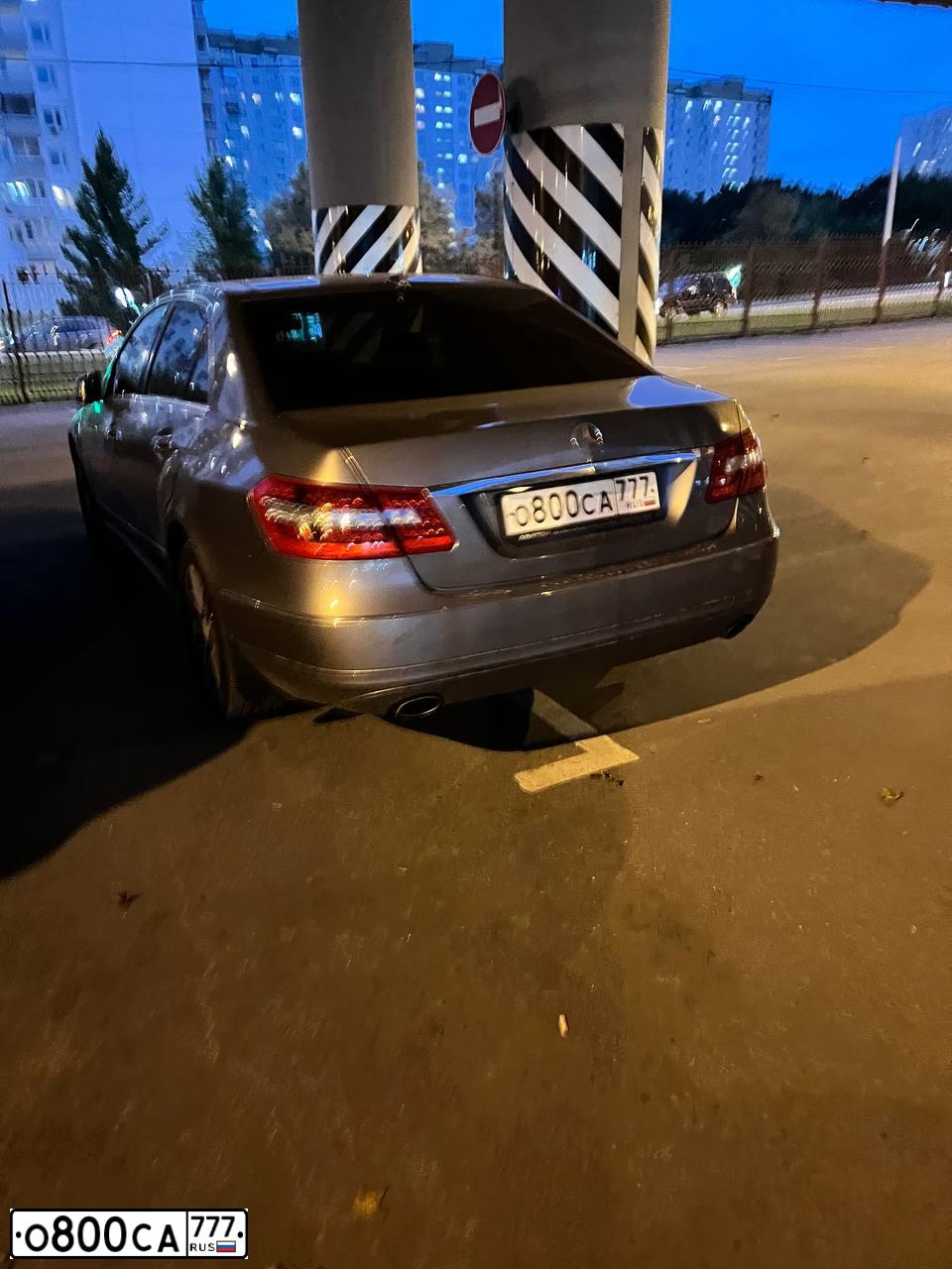 Фото автомобиля MERCEDES E-KLASSE, 2010 — госномер О800СА777. Цвет: СЕРЫЙ