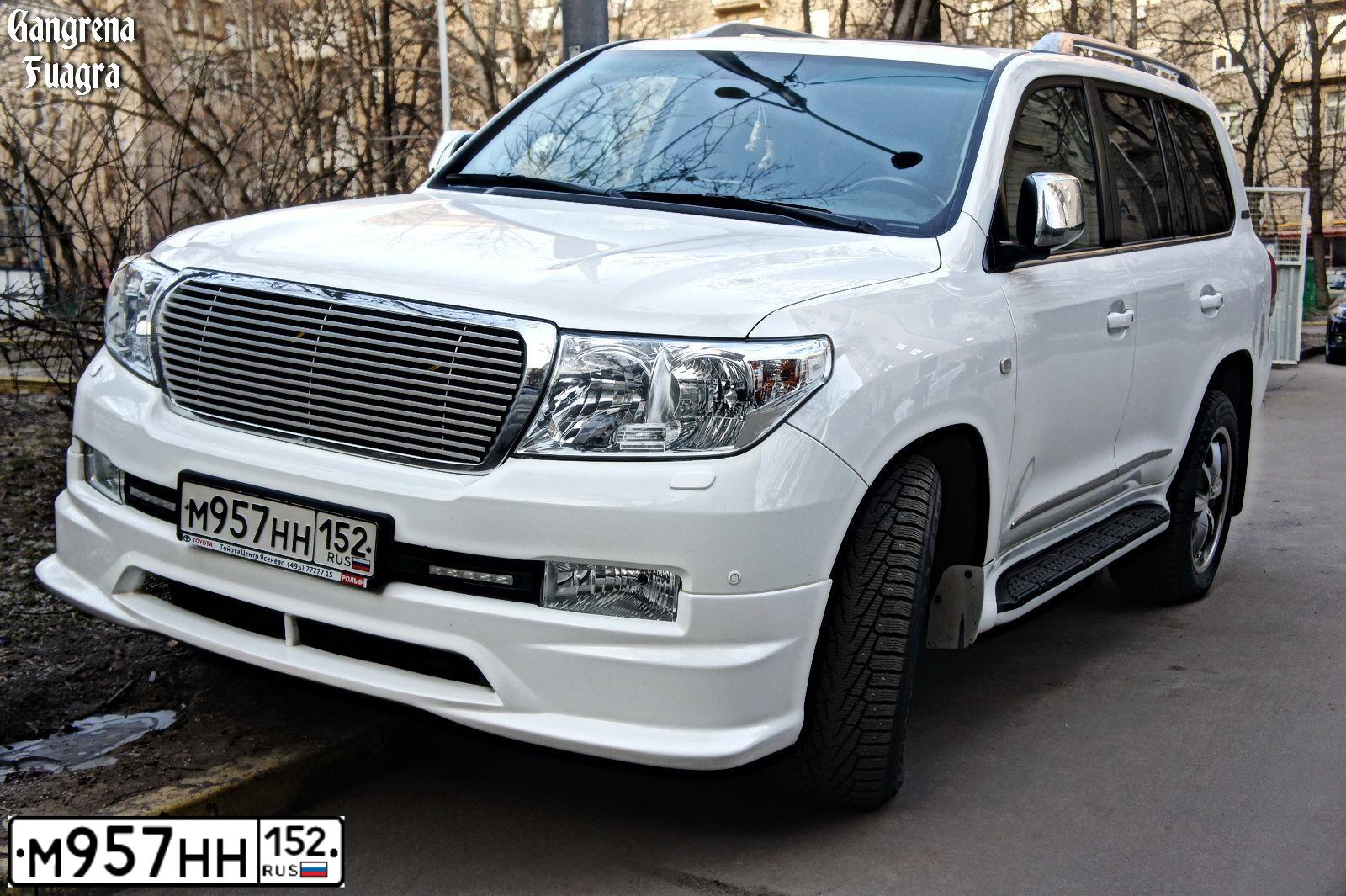 Фото автомобиля TOYOTA LANDCRUISER 200, 2011 — госномер Е777ВХ152. Цвет: БЕЛЫЙ