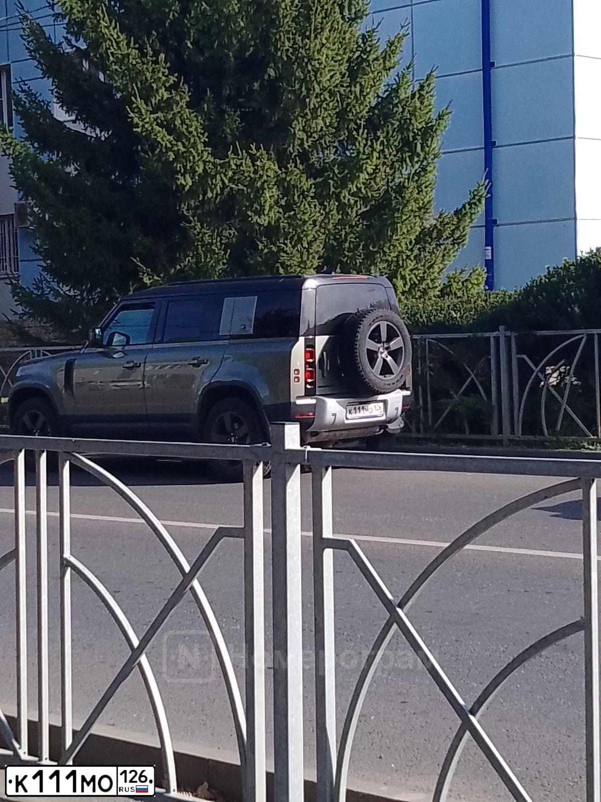 Фото автомобиля MERCEDES G-KLASSE, 2016 — госномер В013УМ777. Цвет: СЕРЫЙ