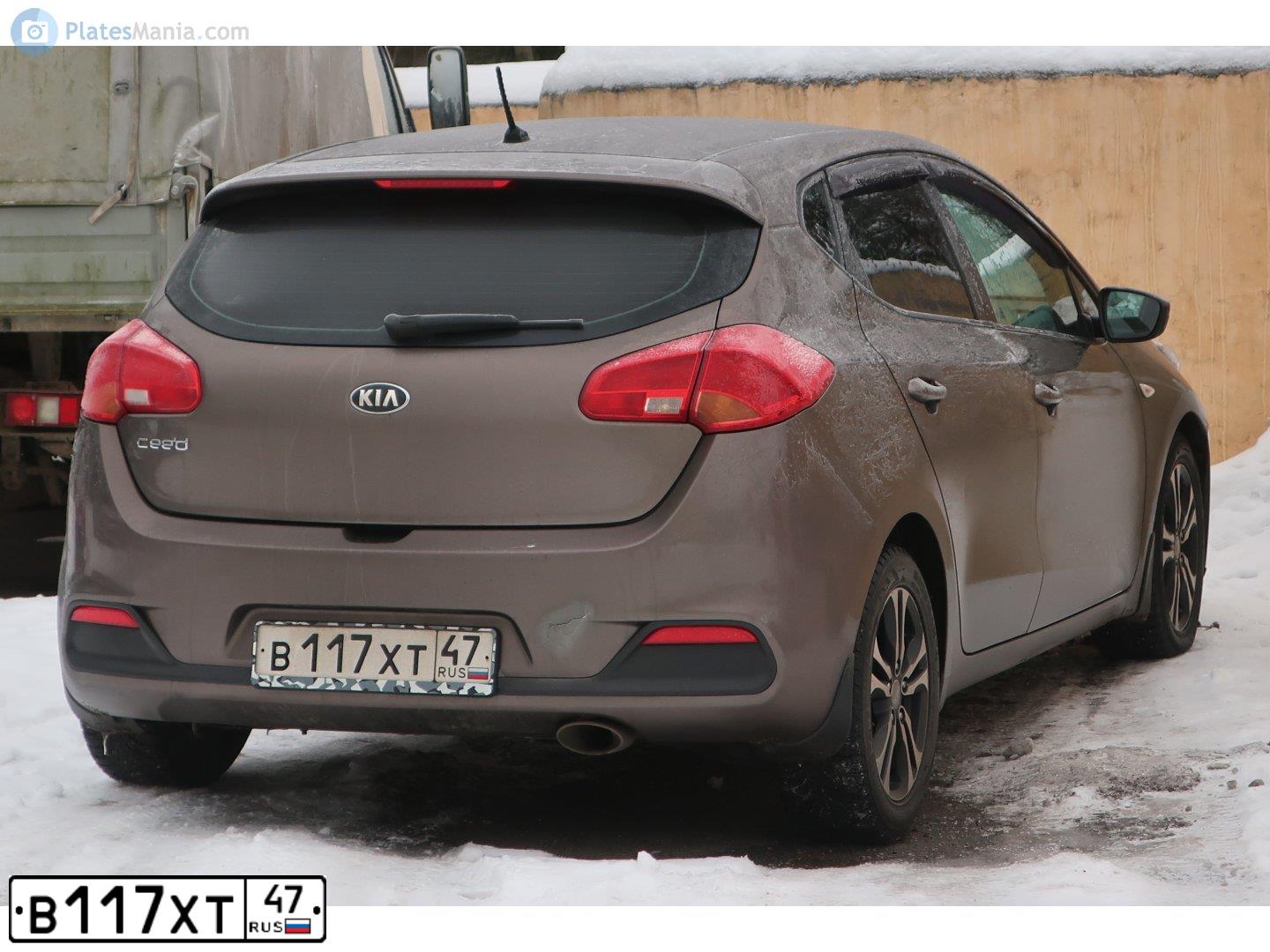 Фото автомобиля KIA CEE'D, 2014 — госномер В117ХТ47. Цвет: КОРИЧНЕВЫЙ