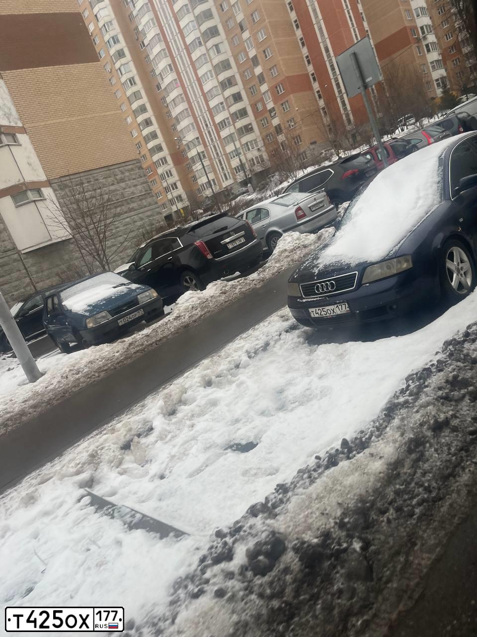 Фото автомобиля AUDI A6, 1997 — госномер Т425ОХ177. Цвет: СИНИЙ ТЕМНО-СИНИЙ