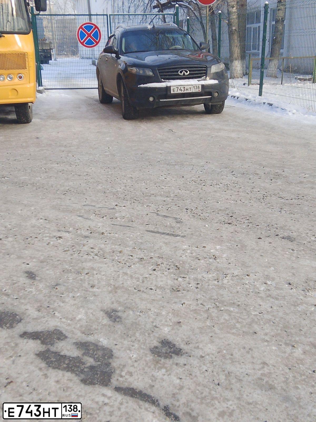 Фото автомобиля INFINITI QX70 /FX/, 2007 — госномер М007МВ69. Цвет: ЧЕРНЫЙ