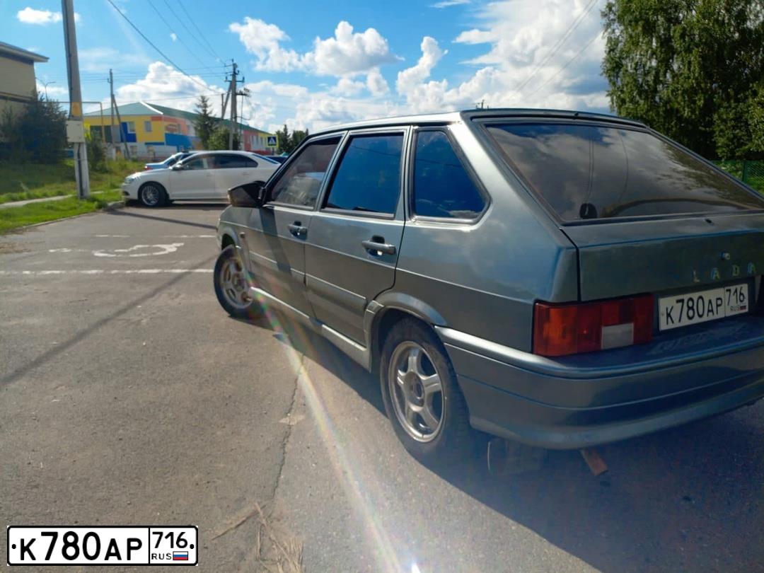 Фото автомобиля LADA 2114 SAMARA, 2010 — госномер У056РС716. Цвет: СРЕДНИЙ СЕРО ЗЕЛЕНЫЙ МЕТА