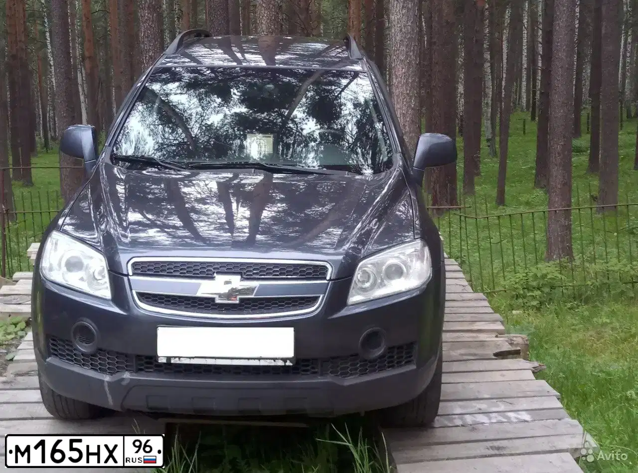 Фото автомобиля CHEVROLET CAPTIVA, 2008 — госномер О786ОК196. Цвет: ТЕМНО-СЕРЫЙ