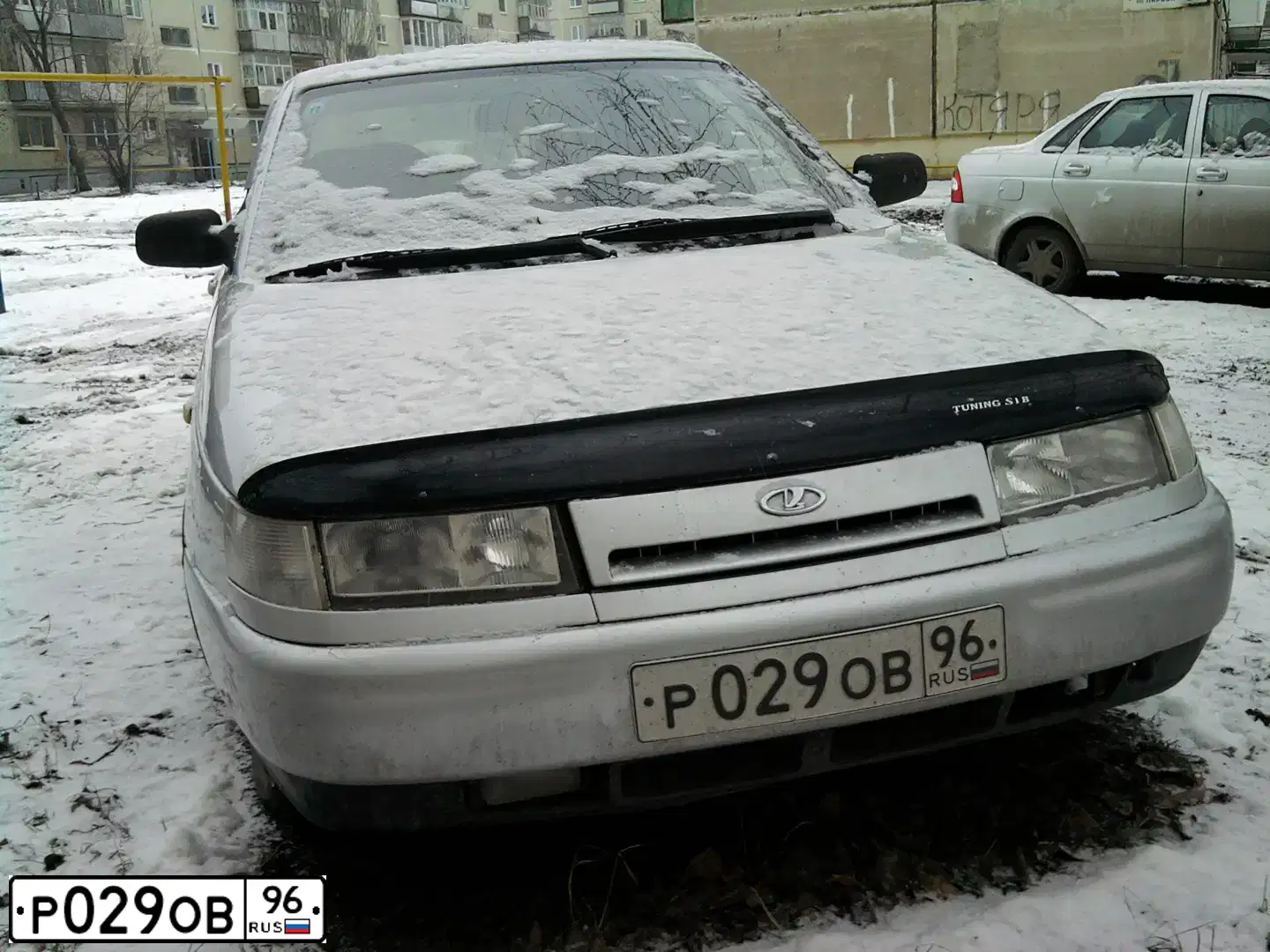 Фото автомобиля LADA 2110, 2002 — госномер Р029ОВ96. Цвет: СВЕТЛО-СЕРЫЙ