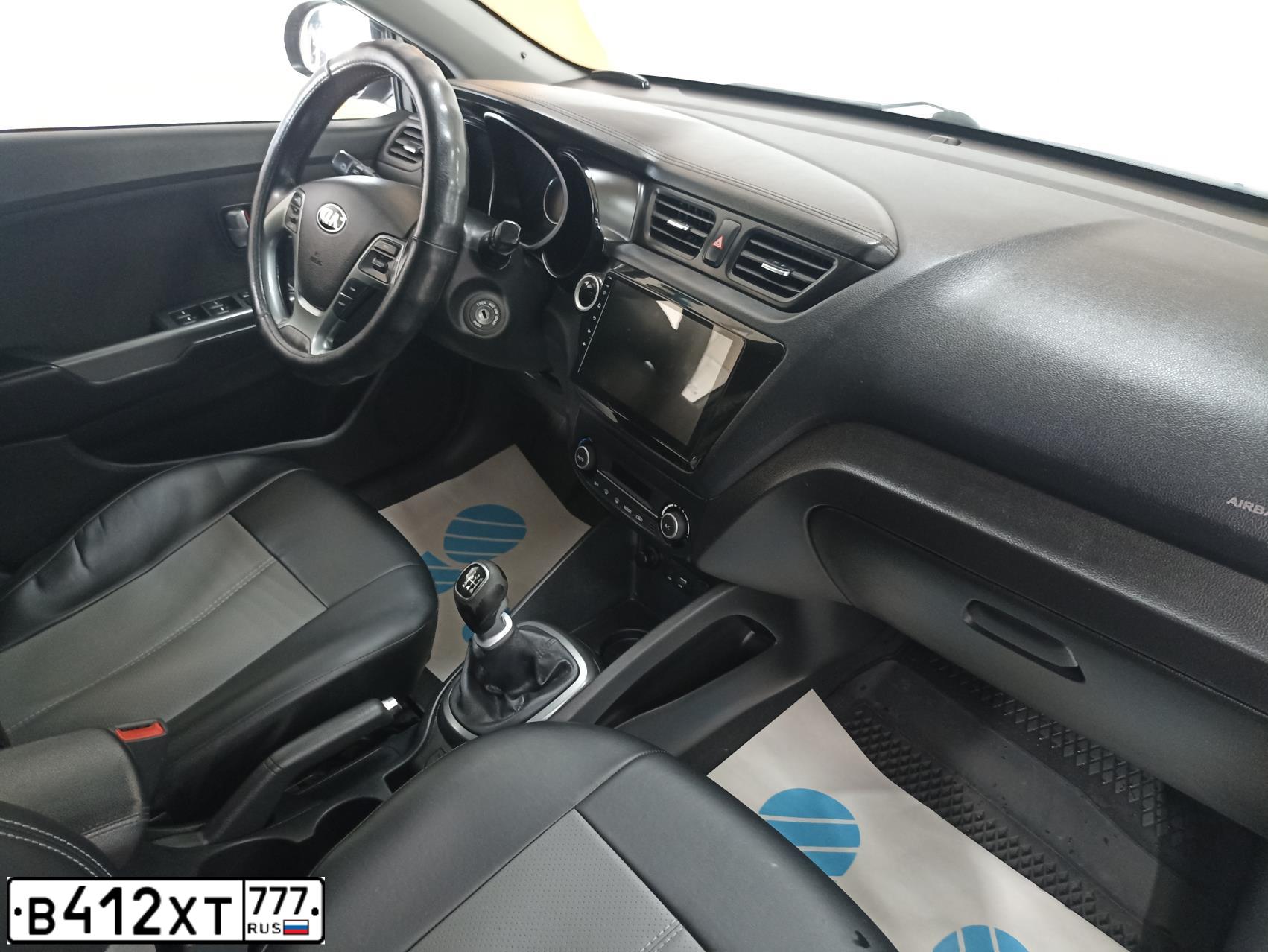 Фото автомобиля KIA RIO, 2017 — госномер О845УТ46. Цвет: ТЕМНО-СЕРЫЙ