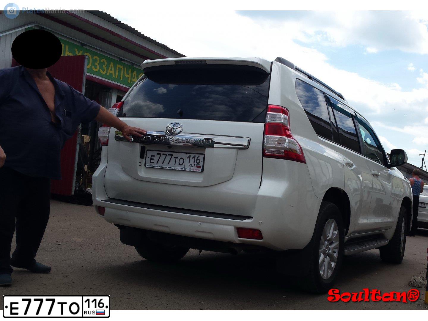 Фото автомобиля KIA SPORTAGE, 2011 — госномер Е777ТО116. Цвет: ПЕРЛАМ.-СЕРЕБРИСТЫЙ