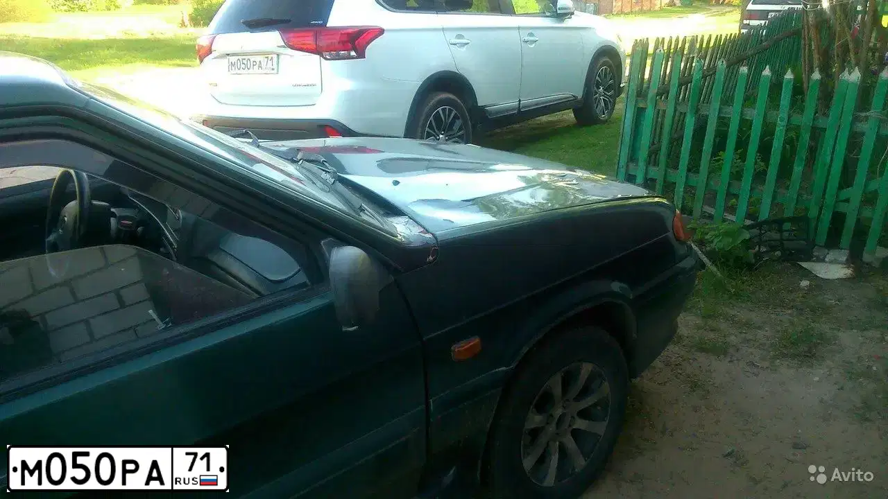 Фото автомобиля MITSUBISHI OUTLANDER, 2015 — госномер М444СУ10. Цвет: Белый