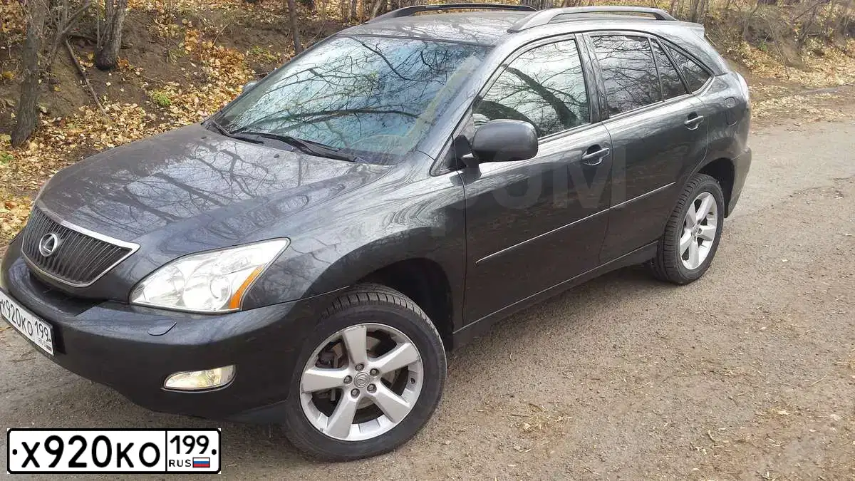 Фото автомобиля RENAULT LOGAN, 2006 — госномер Х920КО199. Цвет: СИНИЙ МЕТАЛЛИК