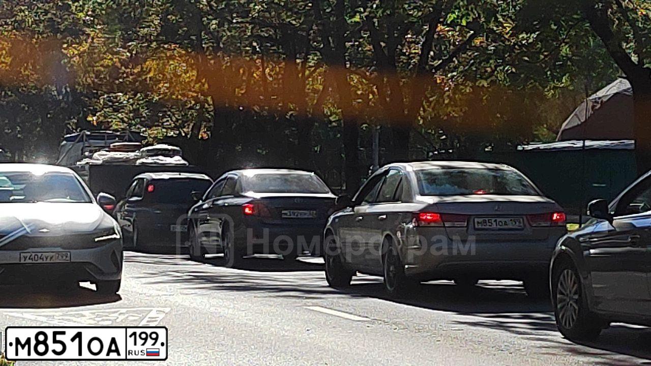 Фото автомобиля HYUNDAI SONATA, 2008 — госномер М851ОА199. Цвет: БЕЖЕВЫЙ