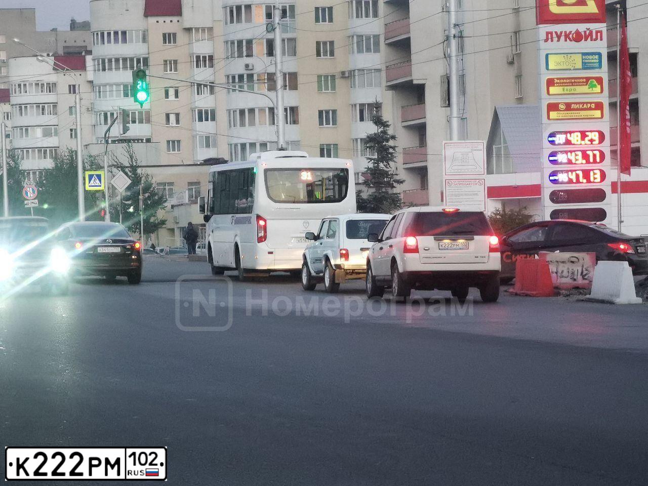 Фото автомобиля LANDROVER FREELANDER, 2008 — госномер К222РМ102. Цвет: Белый