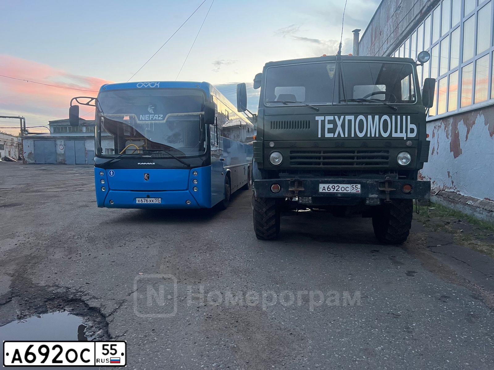 Фото автомобиля KAMAZ 4310 /6X6/, 1991 — госномер А692ОС55. Цвет: ЗЕЛЕНЫЙ