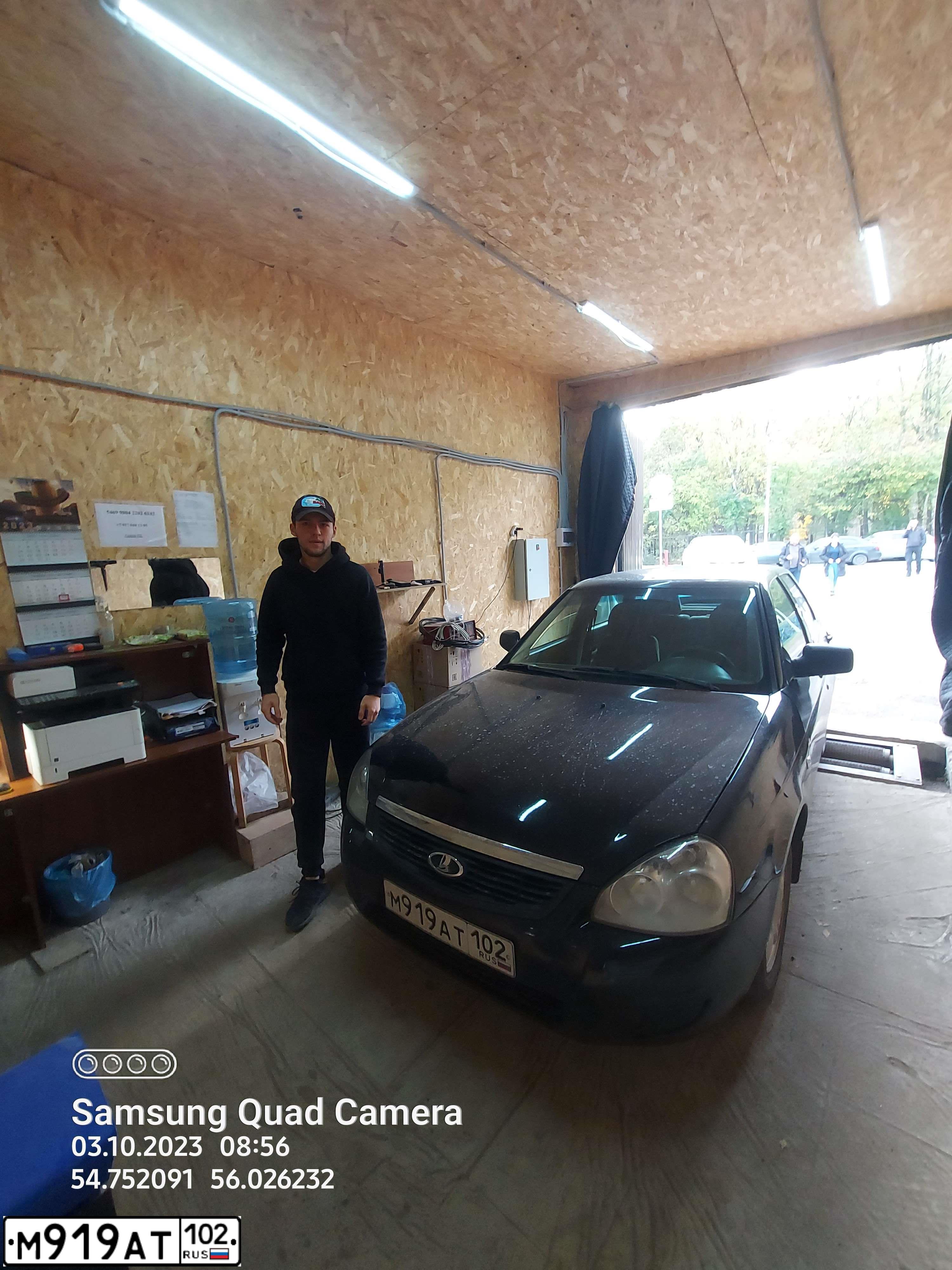 Фото автомобиля LADA 217230 LADA PRIORA, 2009 — госномер М919АТ102. Цвет: Темно-зеленый