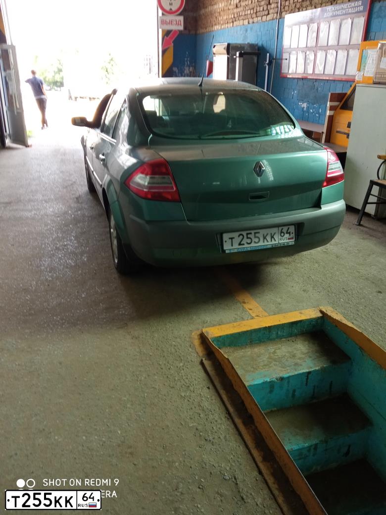 Фото автомобиля RENAULT MEGANE, 2006 — госномер Т255КК64. Цвет: СЕРО ЗЕЛЕНЫЙ