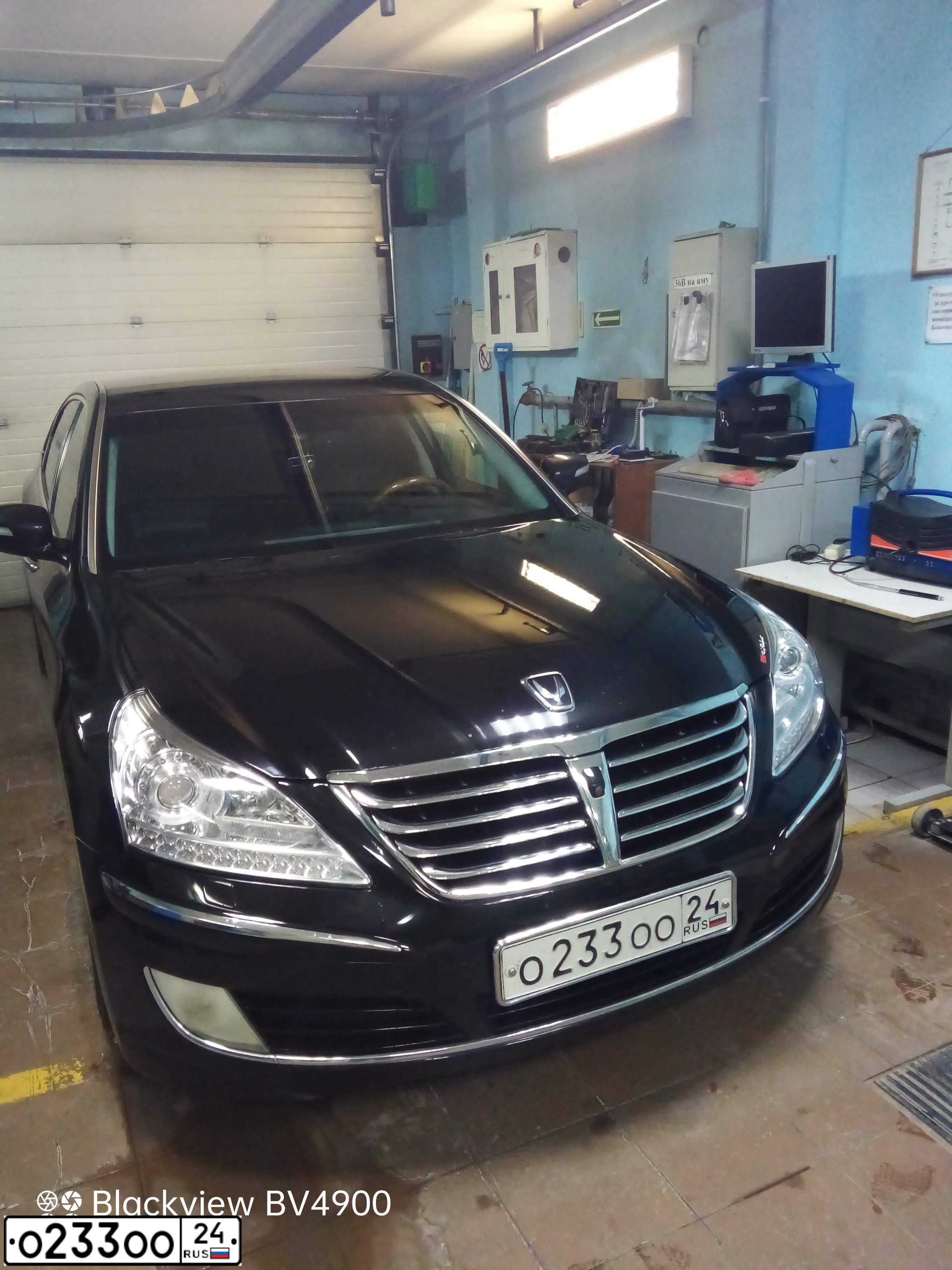 Фото автомобиля NISSAN TEANA, 2006 — госномер О233ОО24. Цвет: СЕРЫЙ