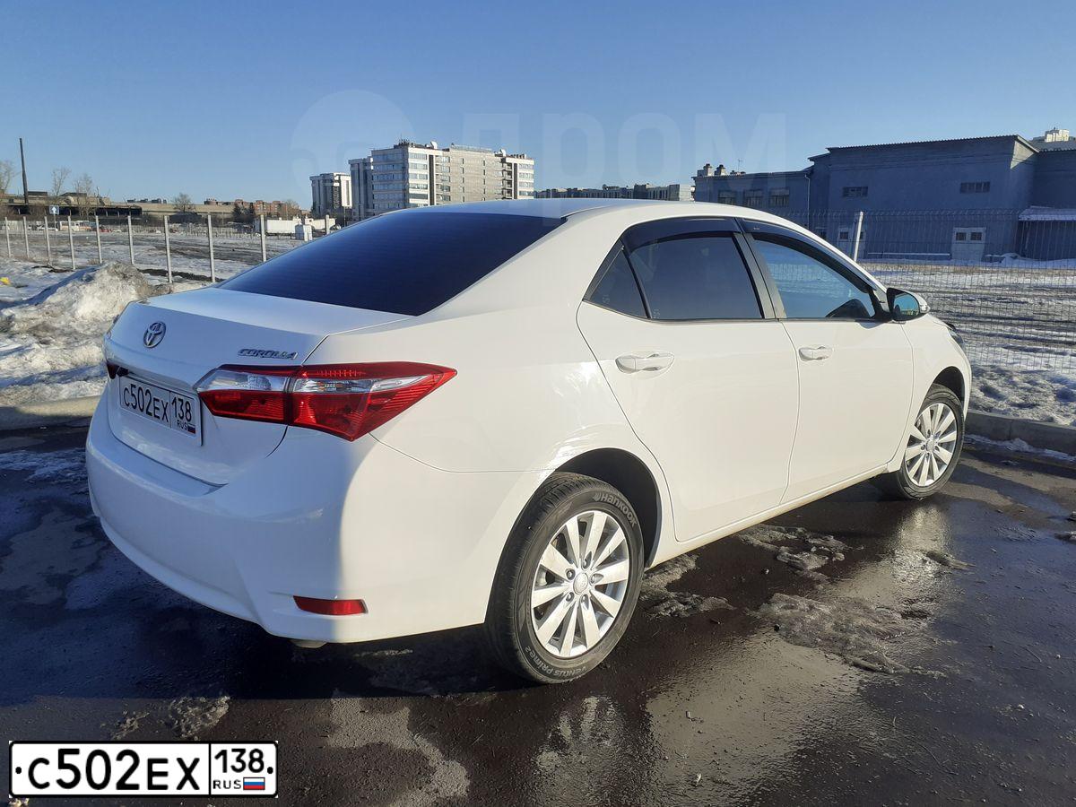 Фото автомобиля TOYOTA COROLLA, 2013 — госномер Р598ОЕ50. Цвет: Белый
