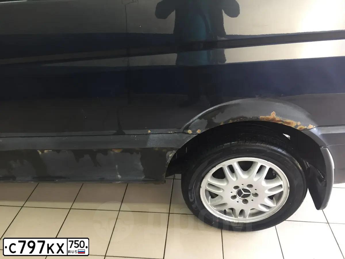 Фото автомобиля MERCEDES VIANO, 2004 — госномер С111НН53. Цвет: ЧЕРНЫЙ