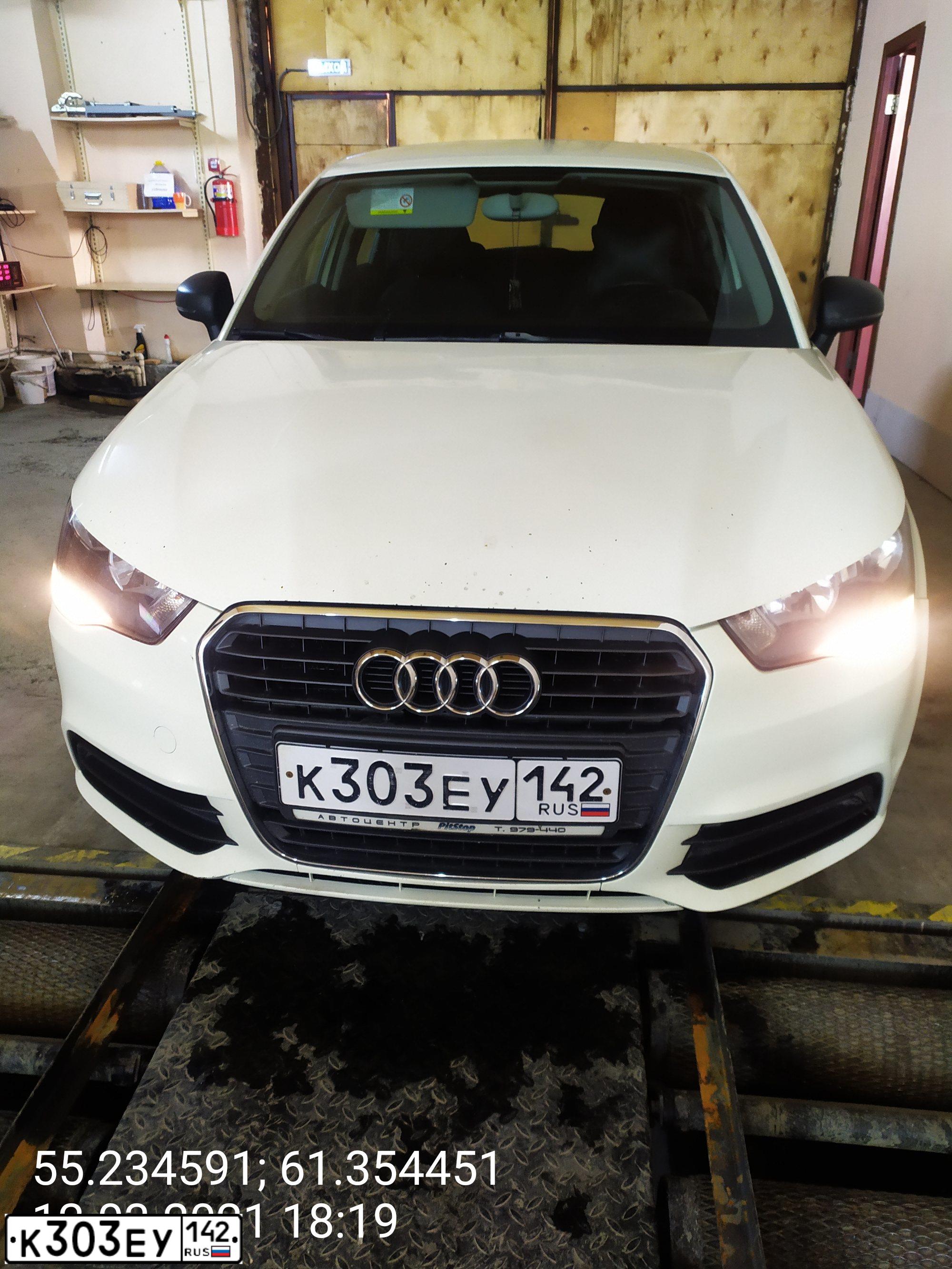 Фото автомобиля AUDI A1 SPORTBACK, 2013 — госномер К303ЕУ142. Цвет: Белый