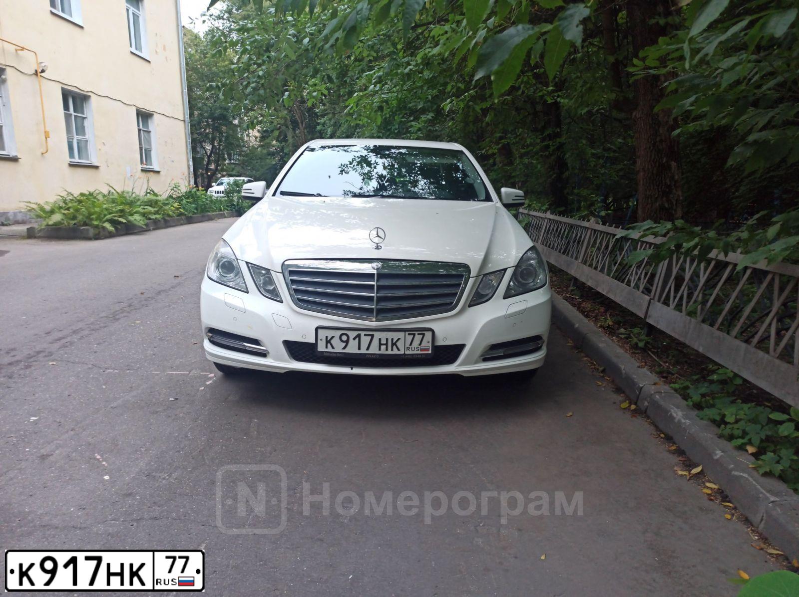 Фото автомобиля MERCEDES E-KLASSE, 2012 — госномер К917НК77. Цвет: Белый