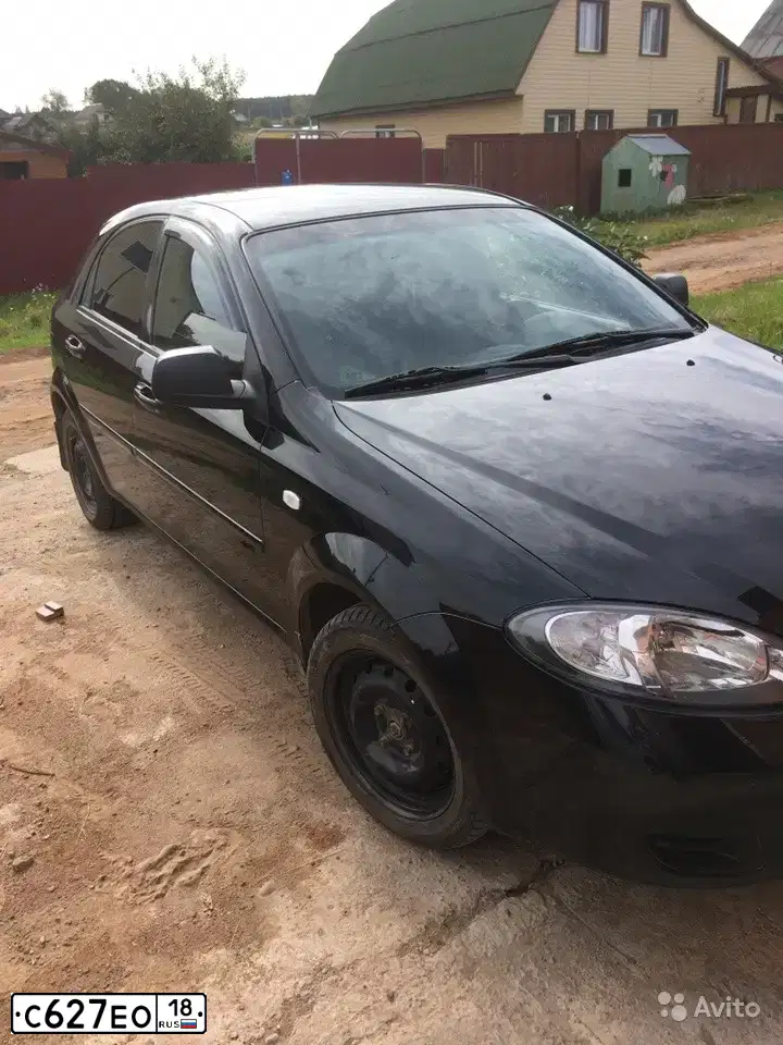 Фото автомобиля CHEVROLET LACETTI, 2011 — госномер С627ЕО18. Цвет: ЧЕРНЫЙ