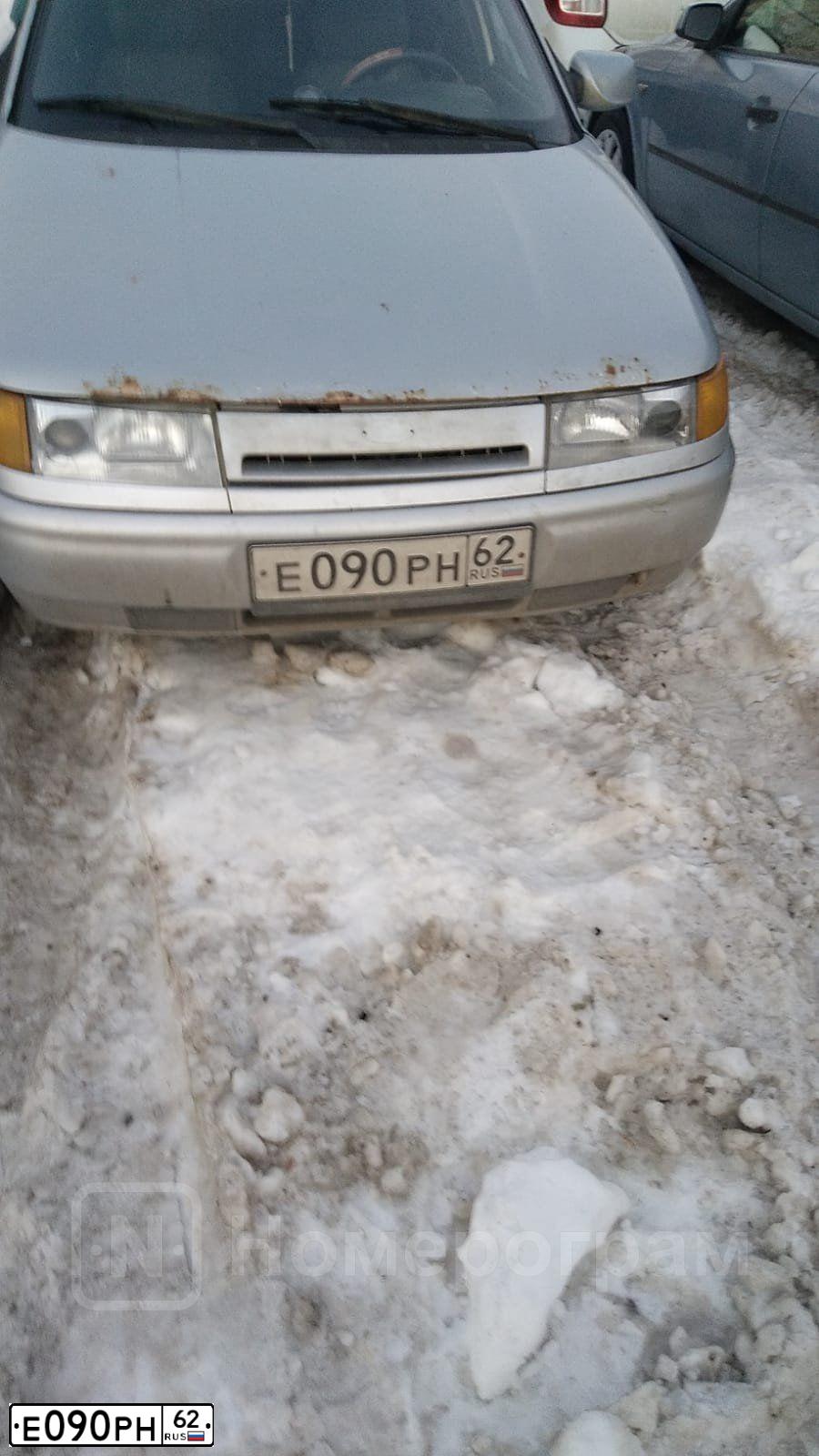 Фото автомобиля LADA 2112, 2003 — госномер Е090РН62. Цвет: СВЕТЛО-СЕРЕБРИСТЫЙ МЕТАЛЛ