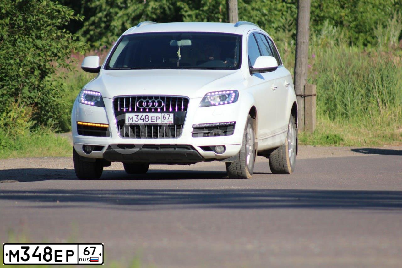 Фото автомобиля AUDI Q7, 2014 — госномер М348ЕР67. Цвет: Белый