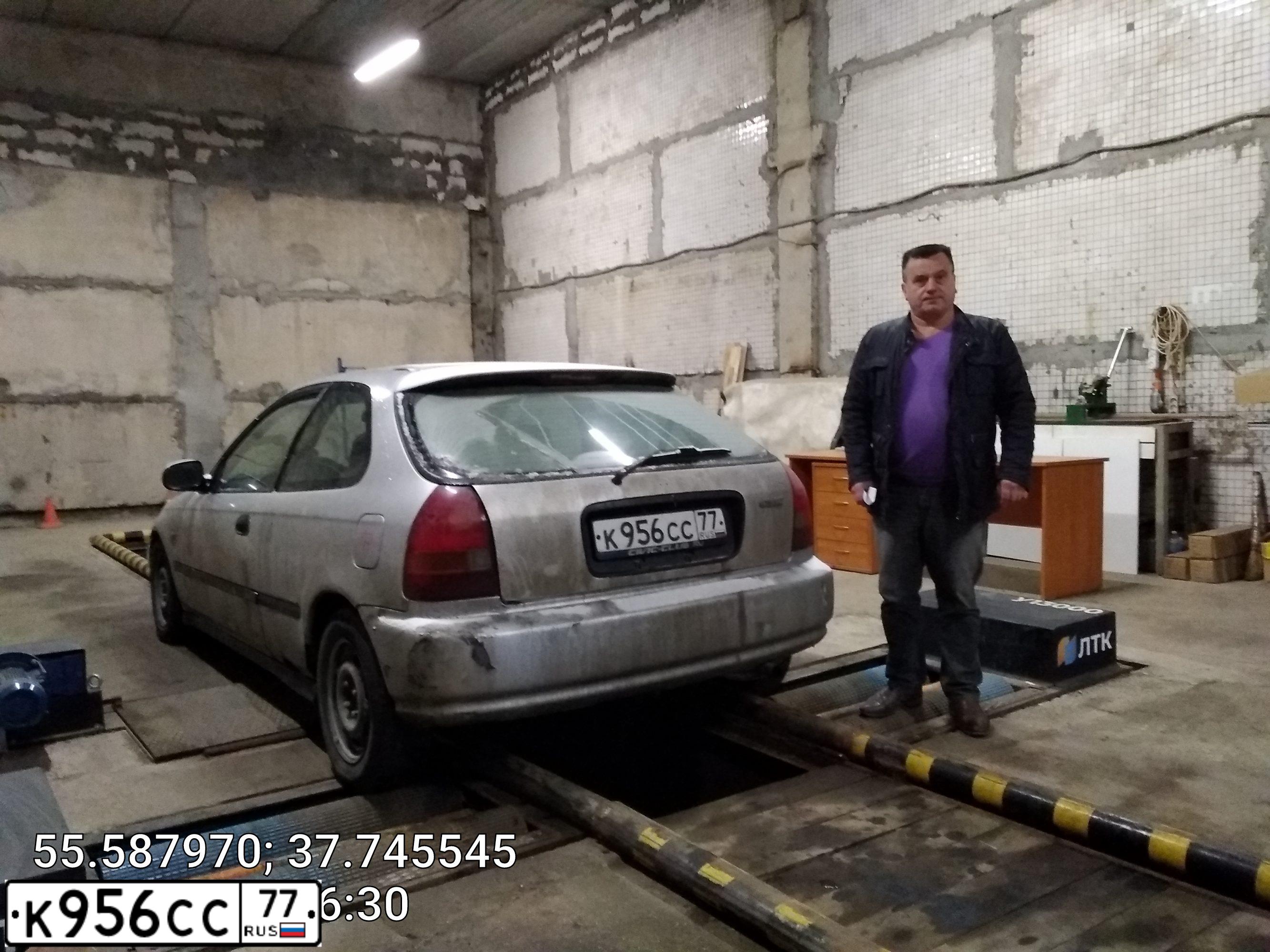 Фото автомобиля HONDA CIVIC, 1999 — госномер Т156ОН790. Цвет: БЕЛЫЙ СЕРЕБРИСТЫЙ